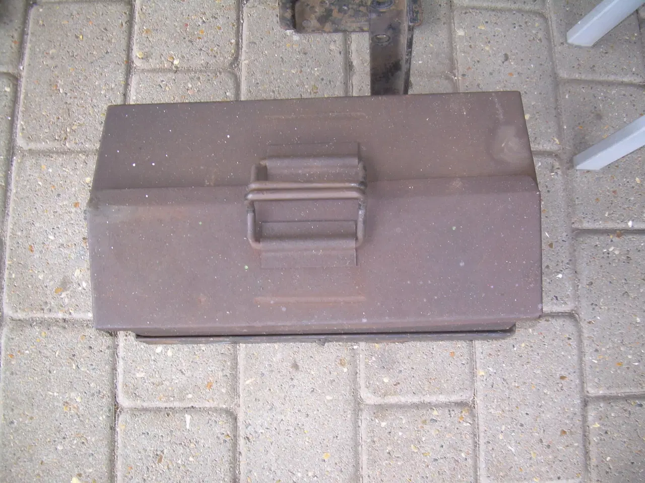 Billede 2 - Deutz værktøjs kasse med beslag