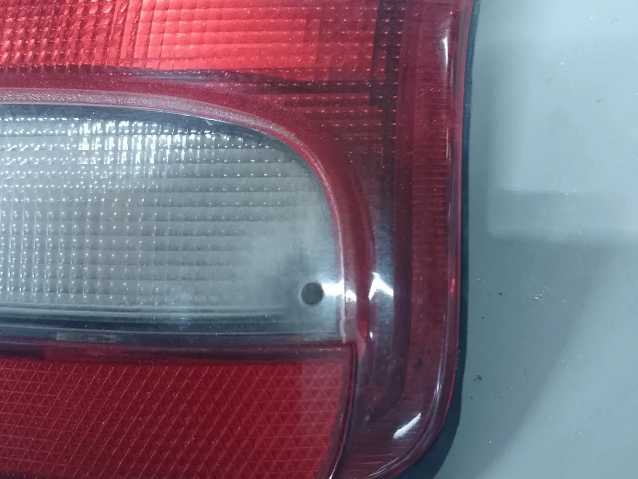 Billede 2 - Mazda 323 BG 3 dørs , baglygter