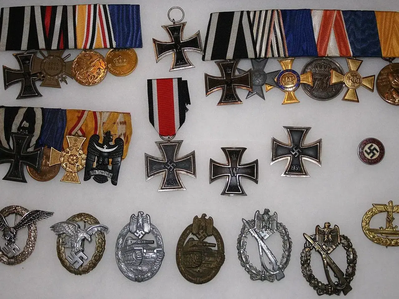 Billede 1 - KØBES tyske medaljer mv.