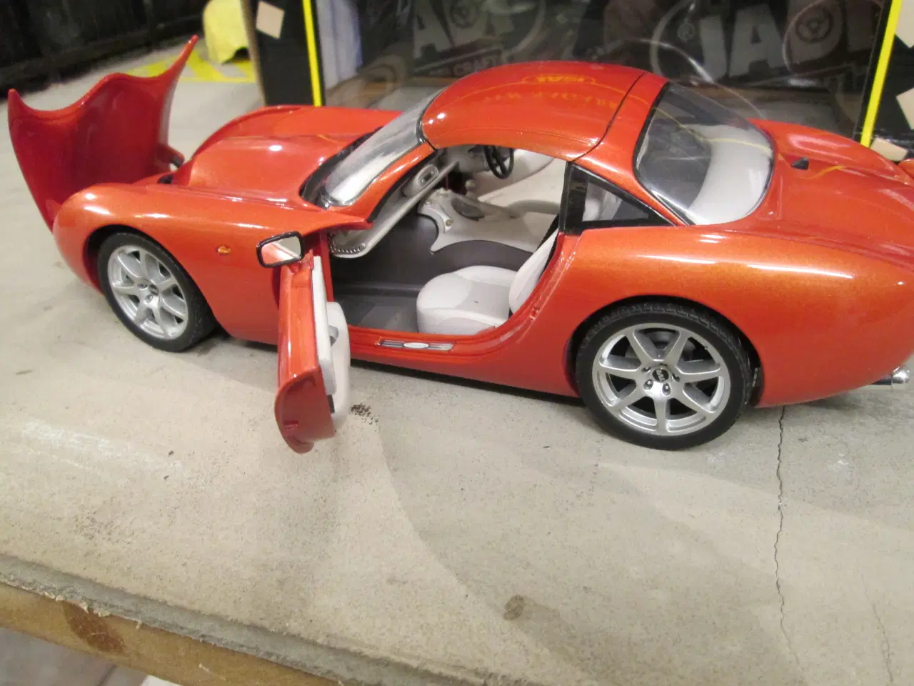 Billede 5 - Modelbil  1:18   Tvr Tuscan   Jadi  