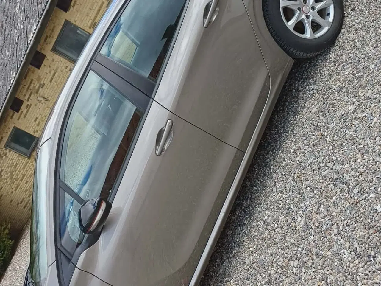 Billede 8 - Velholdt Peugeot 208