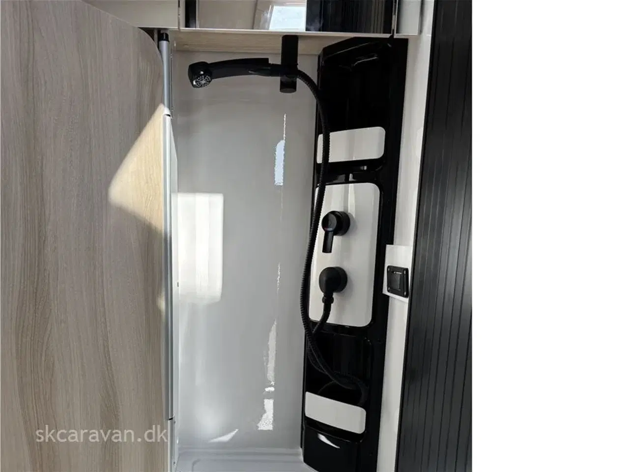 Billede 12 - 2026 - Hobby De Luxe 460 SFf   Kamapagne vogn med meget udstyr