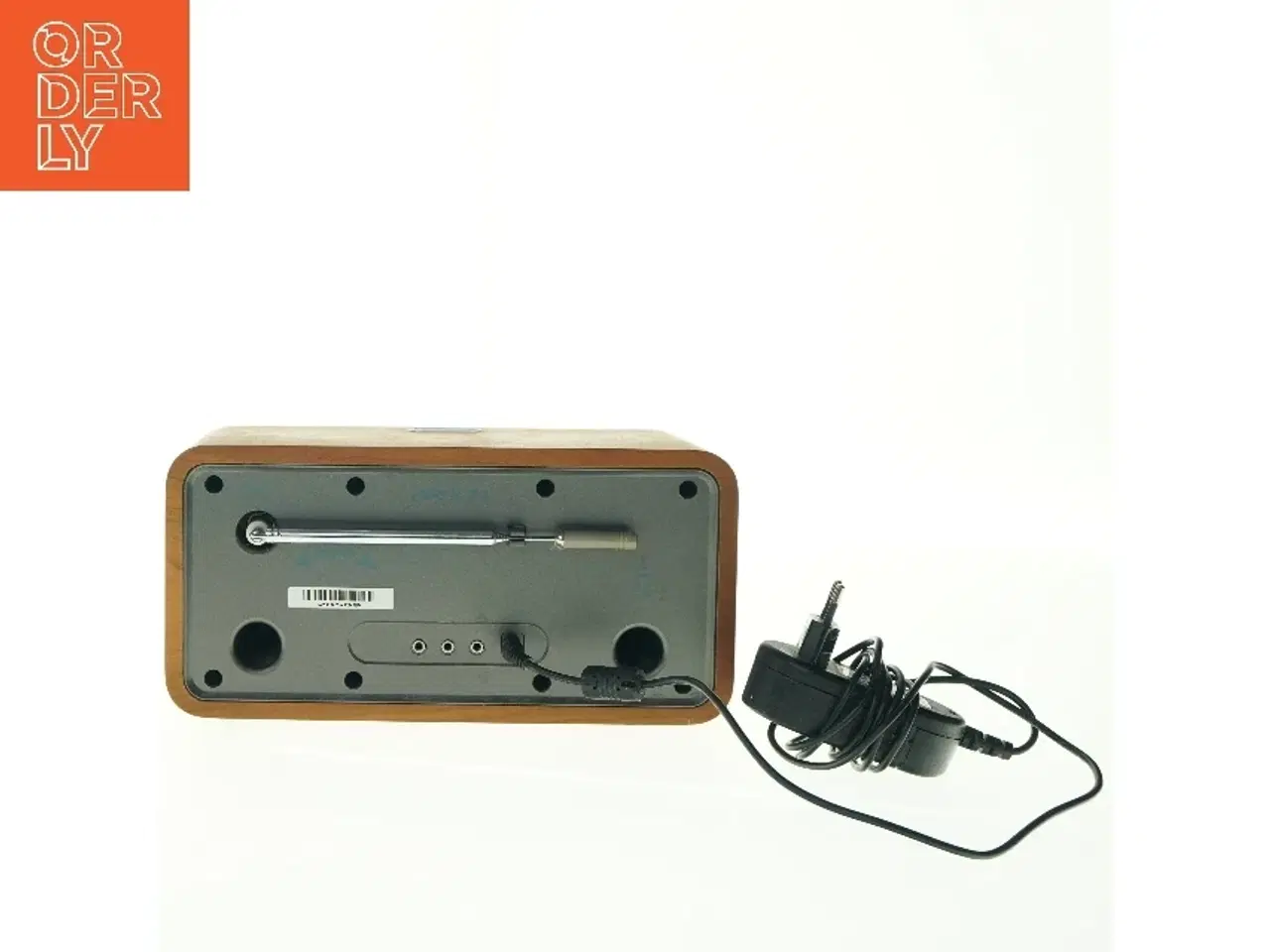 Billede 2 - DAB radio med træfinish fra aR9ON (str. 27 x 12 cm)