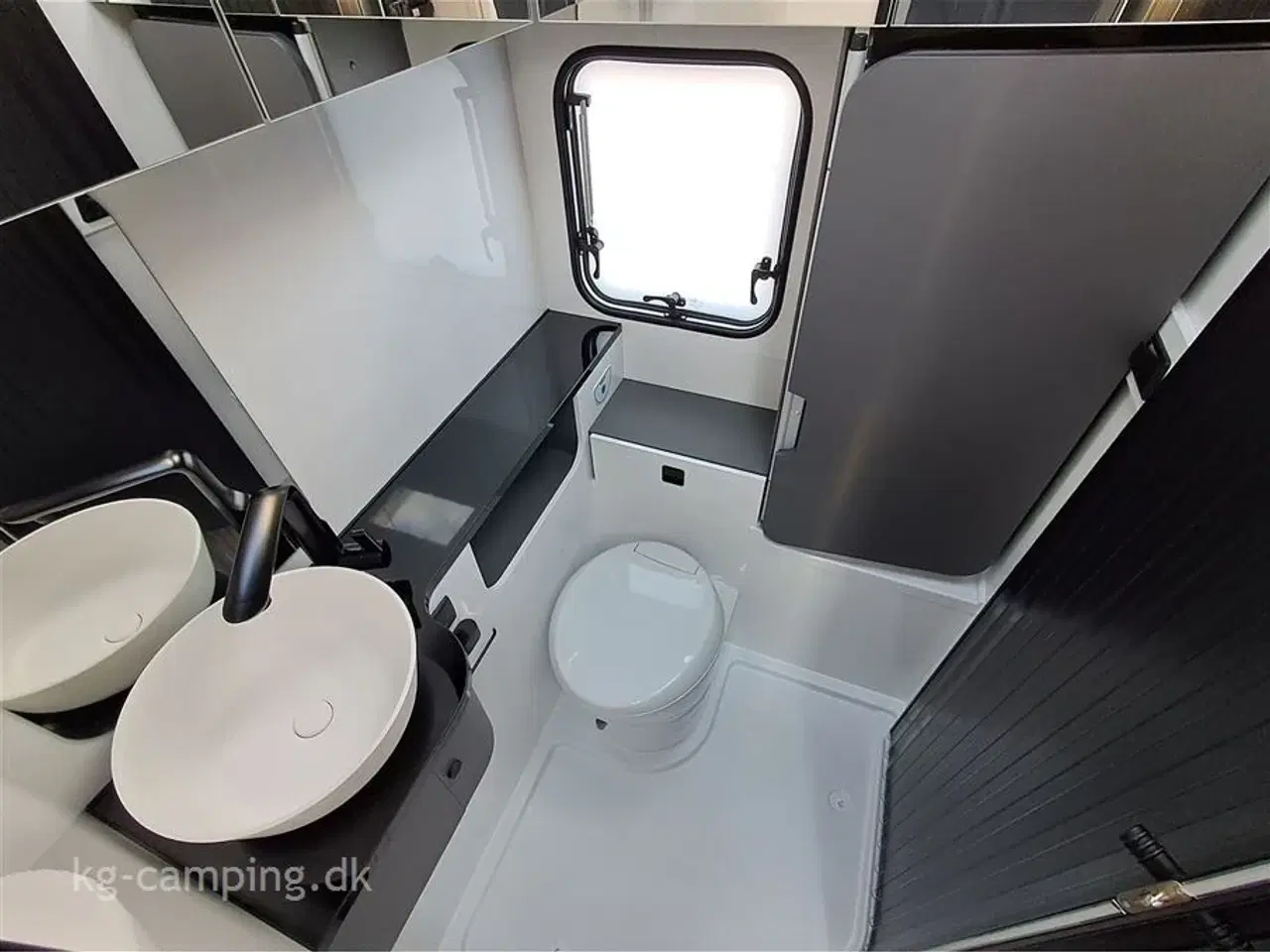 Billede 12 - 2026 - Hobby Excellent 460 SL   2026 model - Flot lille rejsevogn som kan nedvejes til 1350 kg.