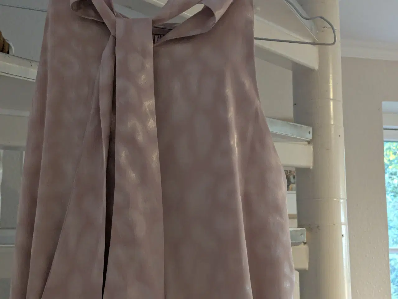 Billede 4 - Festkjole Karmamia 