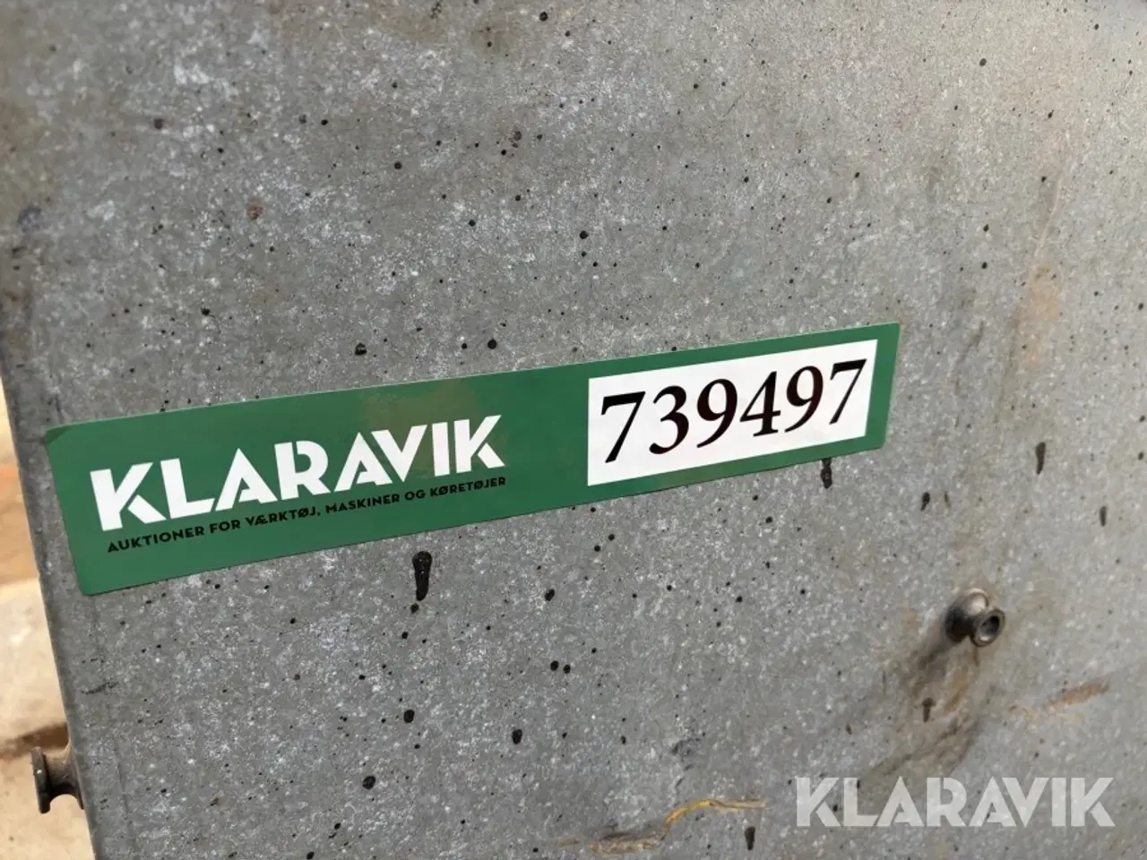 Billede 8 - Asfaltkasse Djeld Smede isoleret