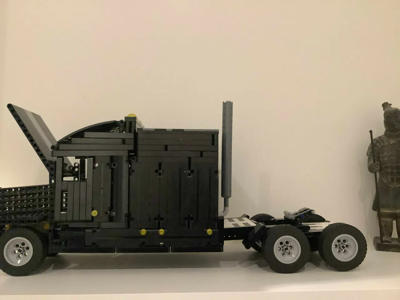 Billede 13 - UNIK Selvbygget Sort Technic lego Trucker 