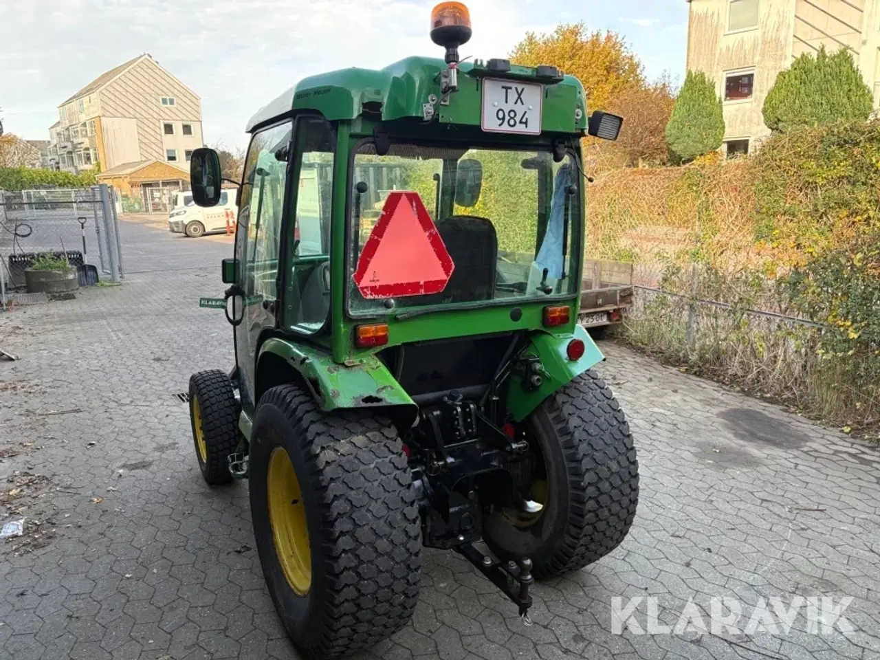 Billede 4 - Traktor John Deer 4310 med saltudlægger, kost og sneplov