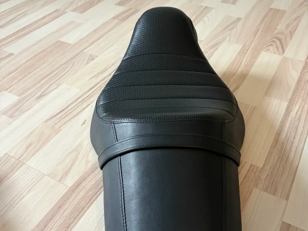 Billede 4 - Sæde, sissybar , vindskærm