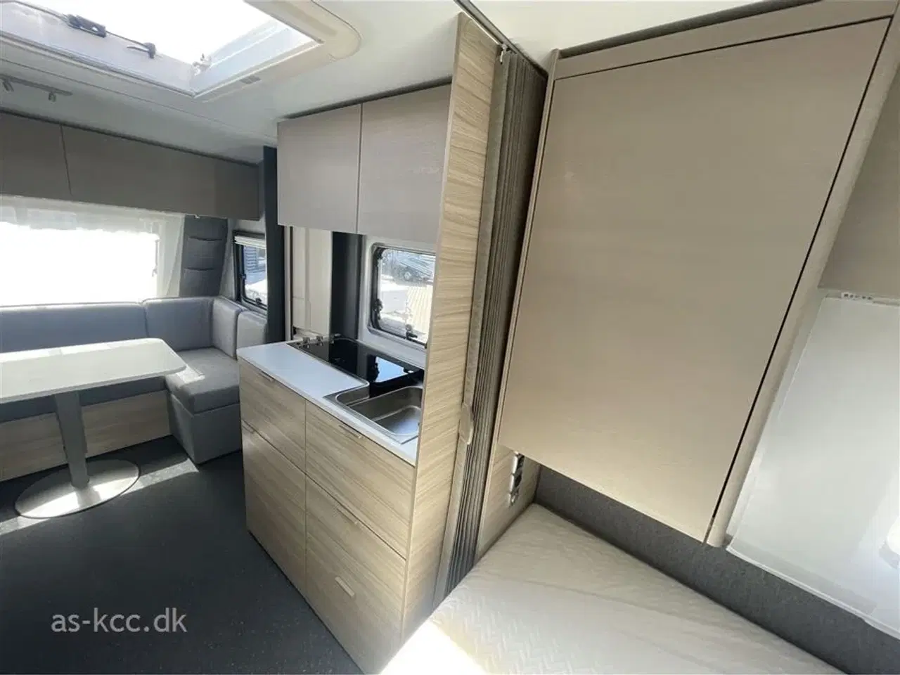 Billede 11 - 2025 - Adria Altea 502 UL Kampagne   Adria Altea 502 UL årg. 2025 5 Sovepladser, 4 Siddepladser 60 Selection jubilæumsmodel  med meget udstyr.
