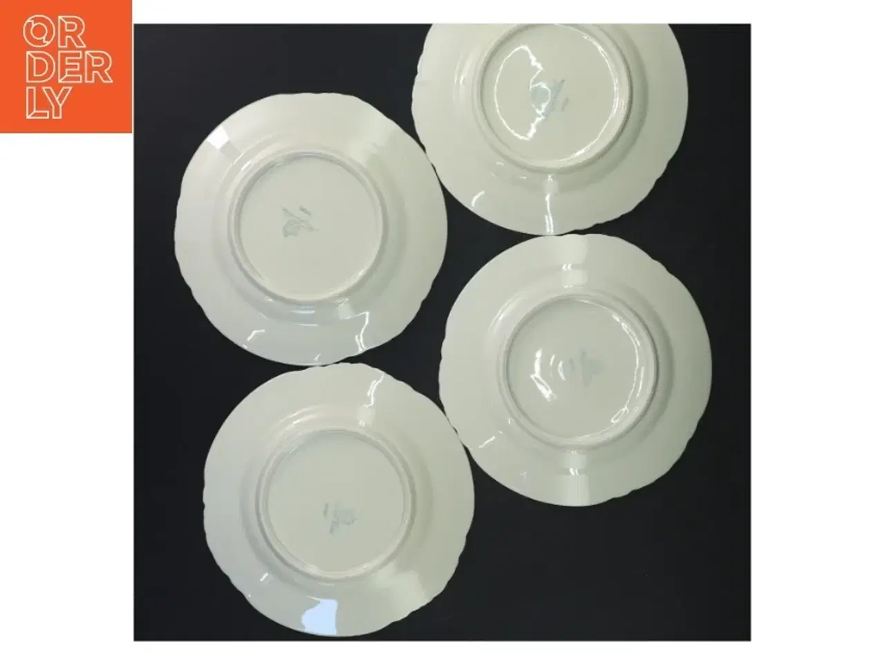 Billede 4 - Sæt af Dekorative Tallerkener (str. Ø 17 cm)