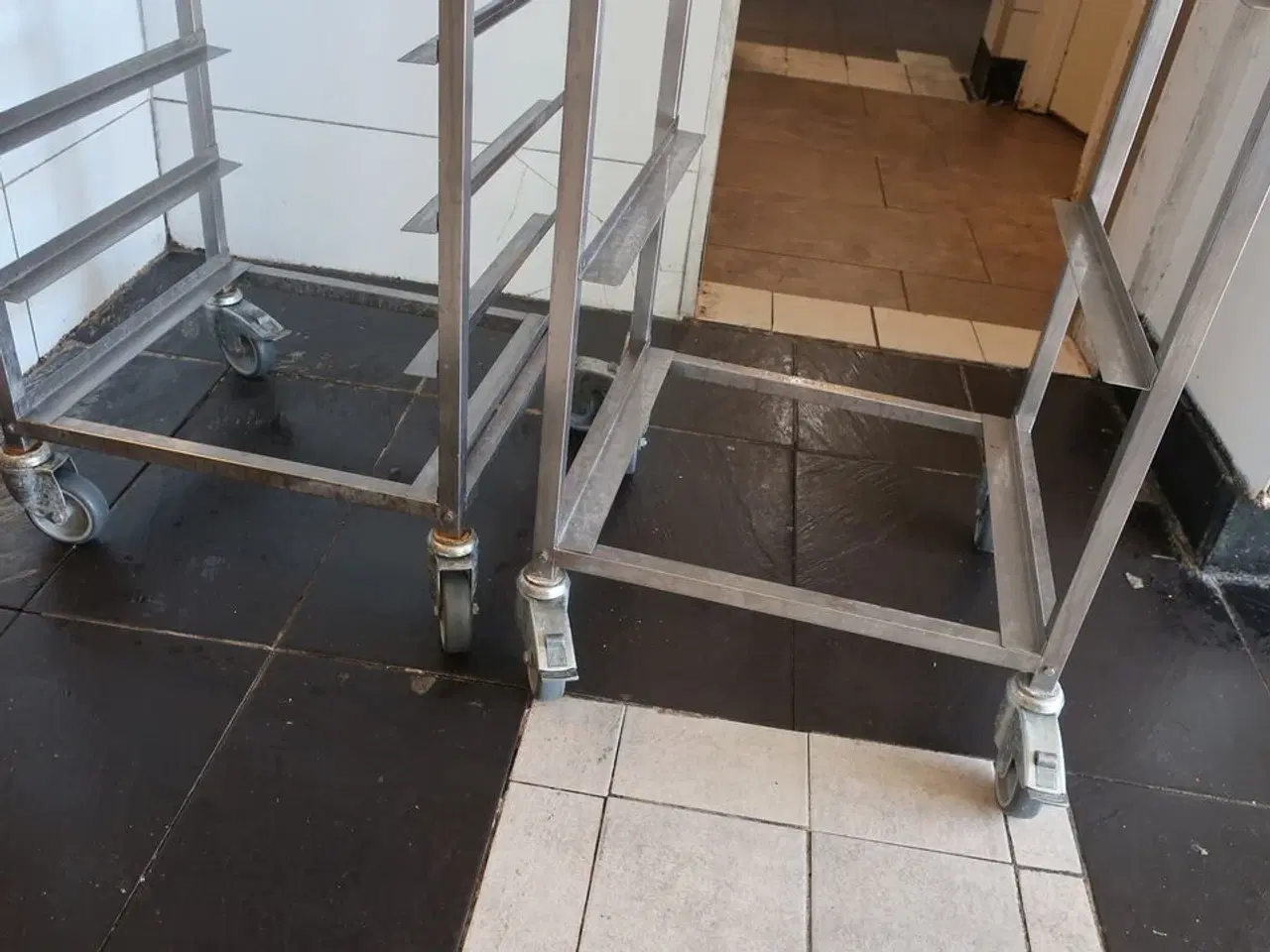 Billede 3 - To bakkestativer