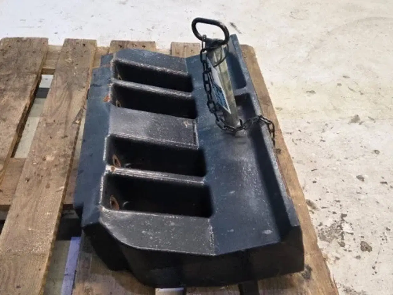 Billede 10 - Case Maxxum 145 Frontvægt Holder 82031499