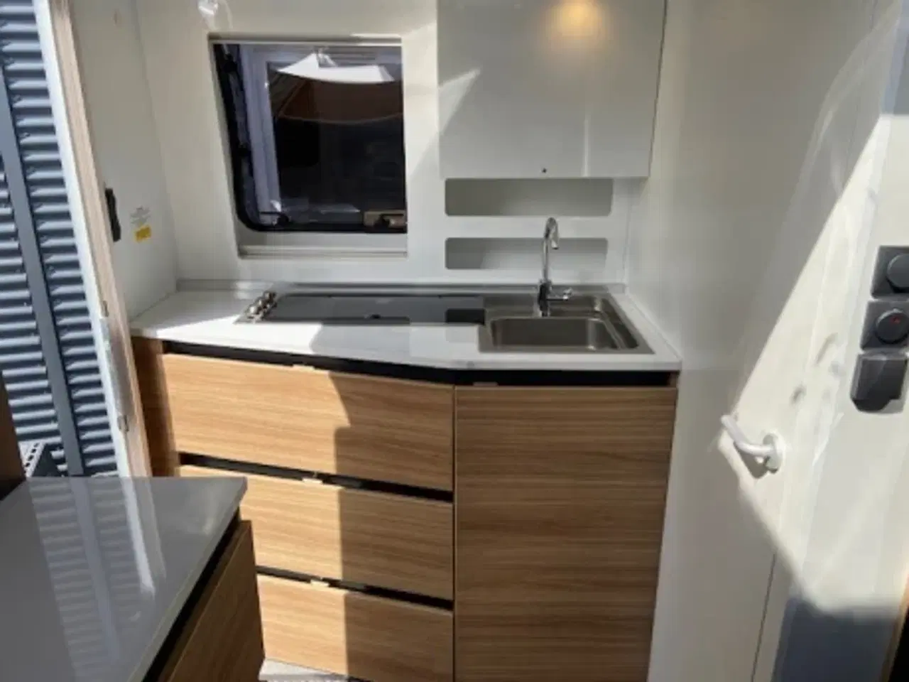 Billede 8 - Adria Action 391 LH