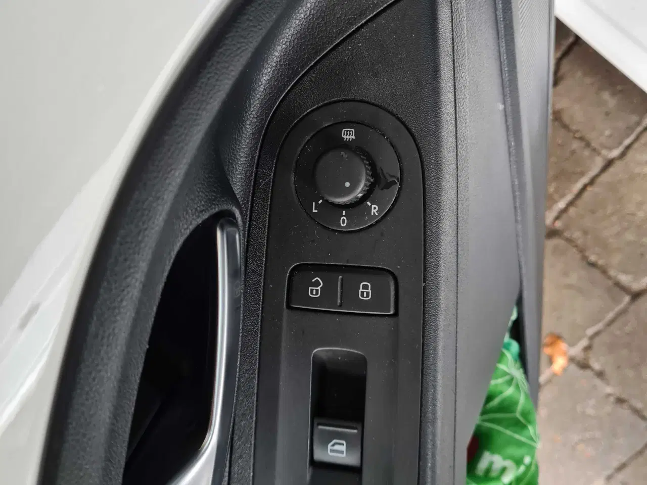 Billede 9 - Vw up med godt km tal