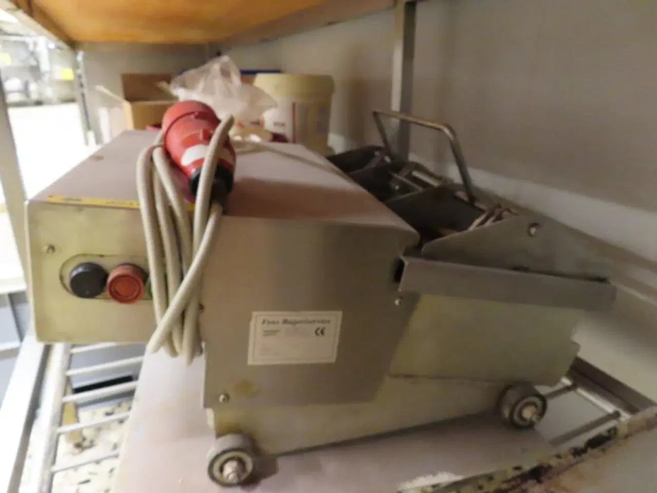 Billede 11 - Arbejdsbord med indhold