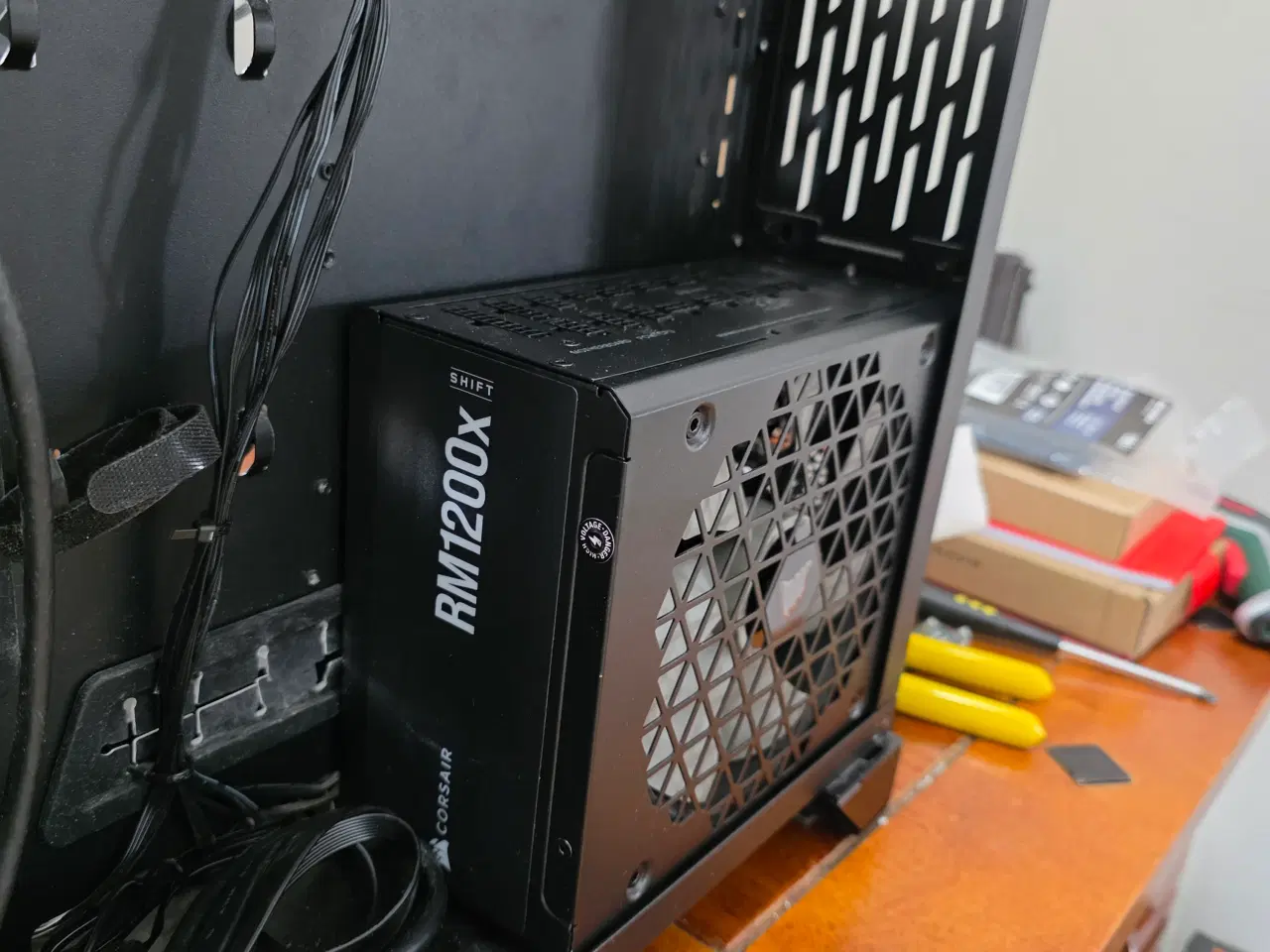 Billede 6 - Lian Li O11D XL ink. Køling og 1200w psu