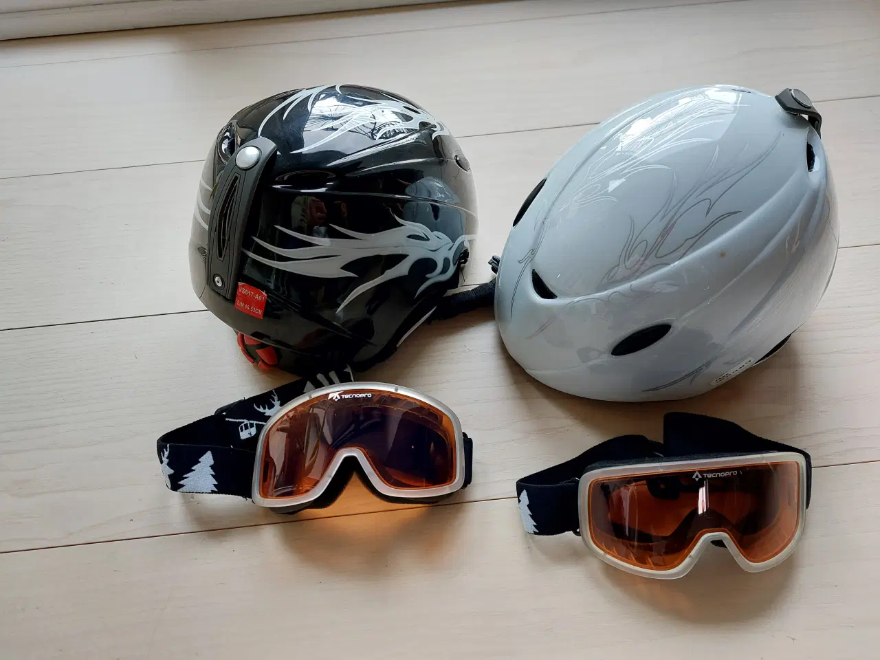 Billede 5 - Skihjelme og skibriller til børn + gode ski sokker