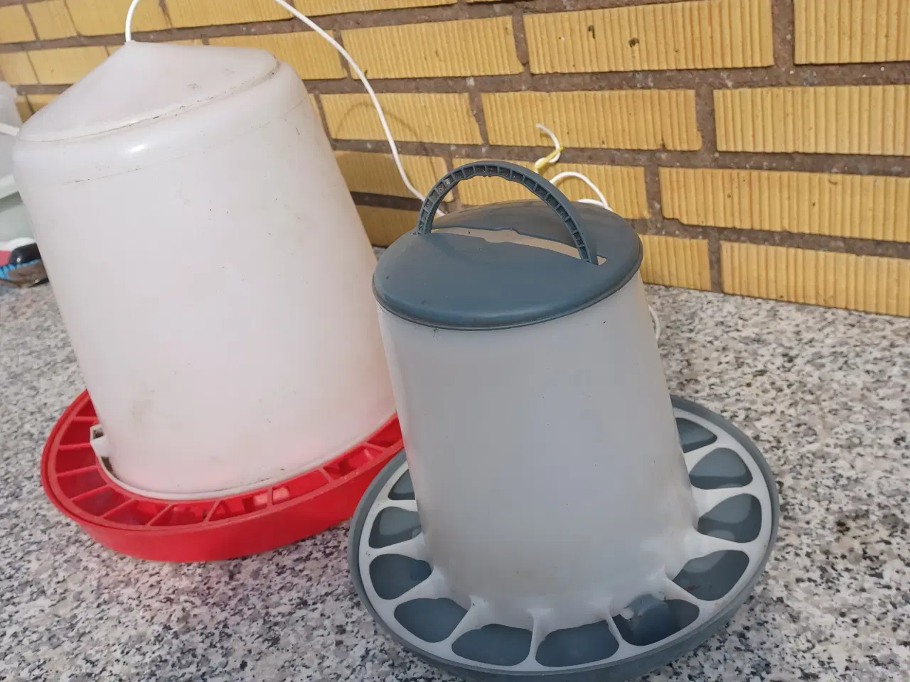Billede 4 - Foder og Vandbeholdere til høns og kyllinger