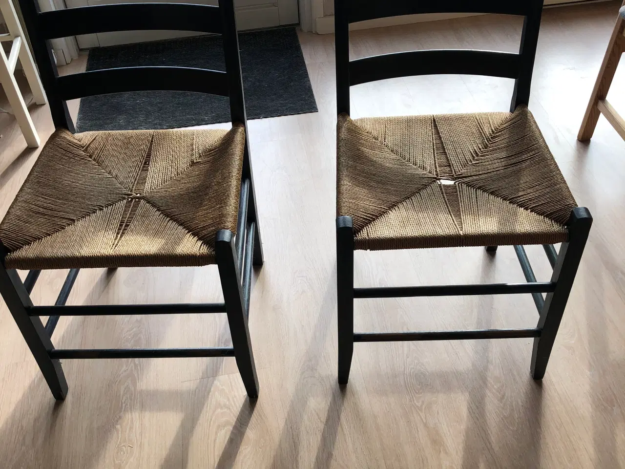 Billede 1 - 4 stk. spisestuestole med natur strik mørk blå træ