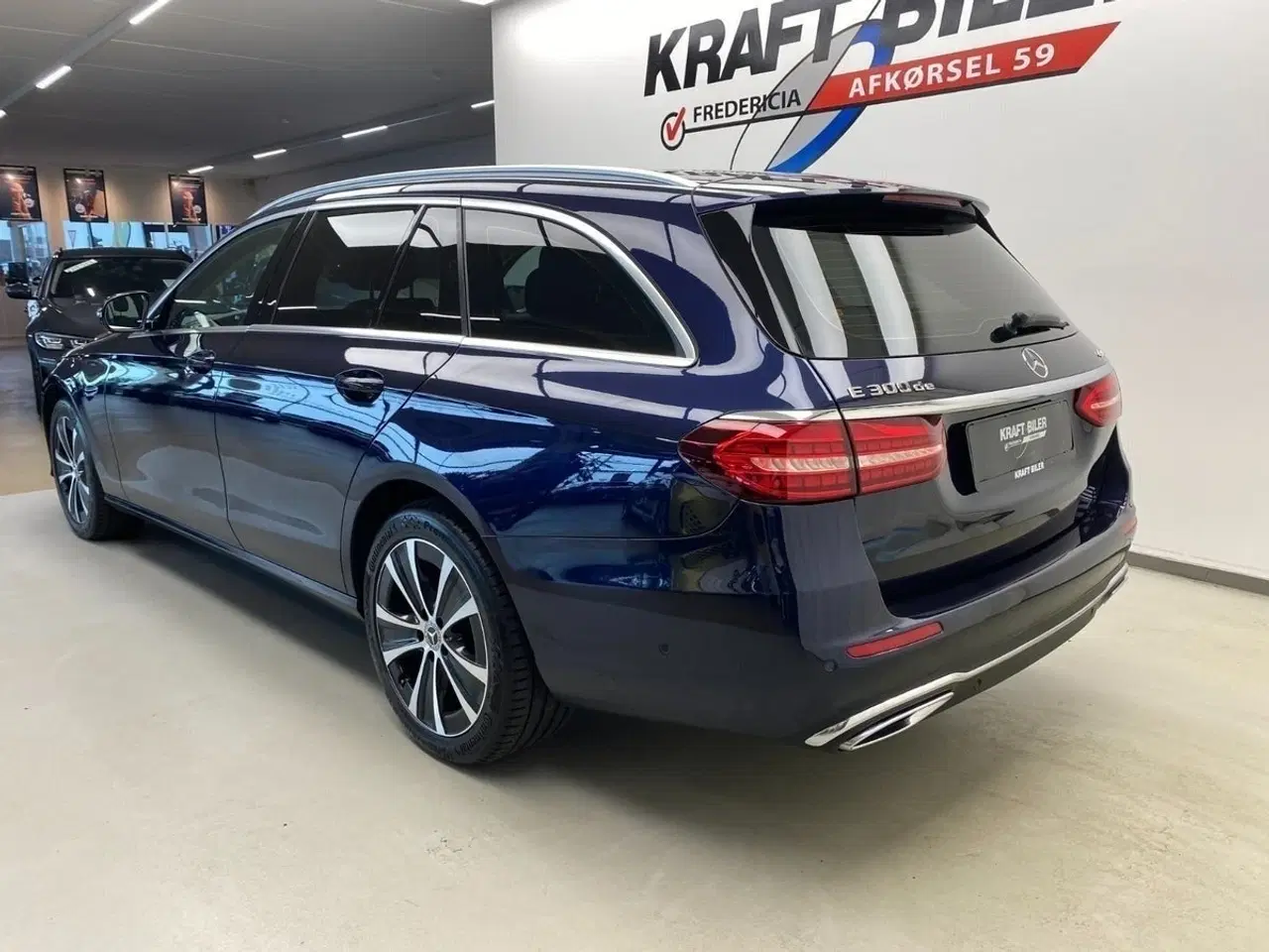 Billede 3 - Mercedes E300 de 2,0 stc. aut. 4Matic