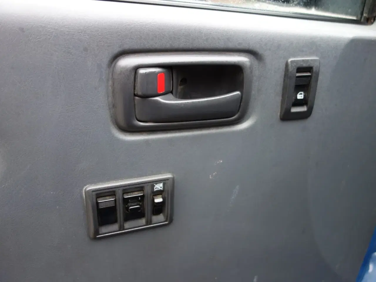 Billede 6 - Toyota HiAce 2,5 D-4D 102 Komfort lang 4x4