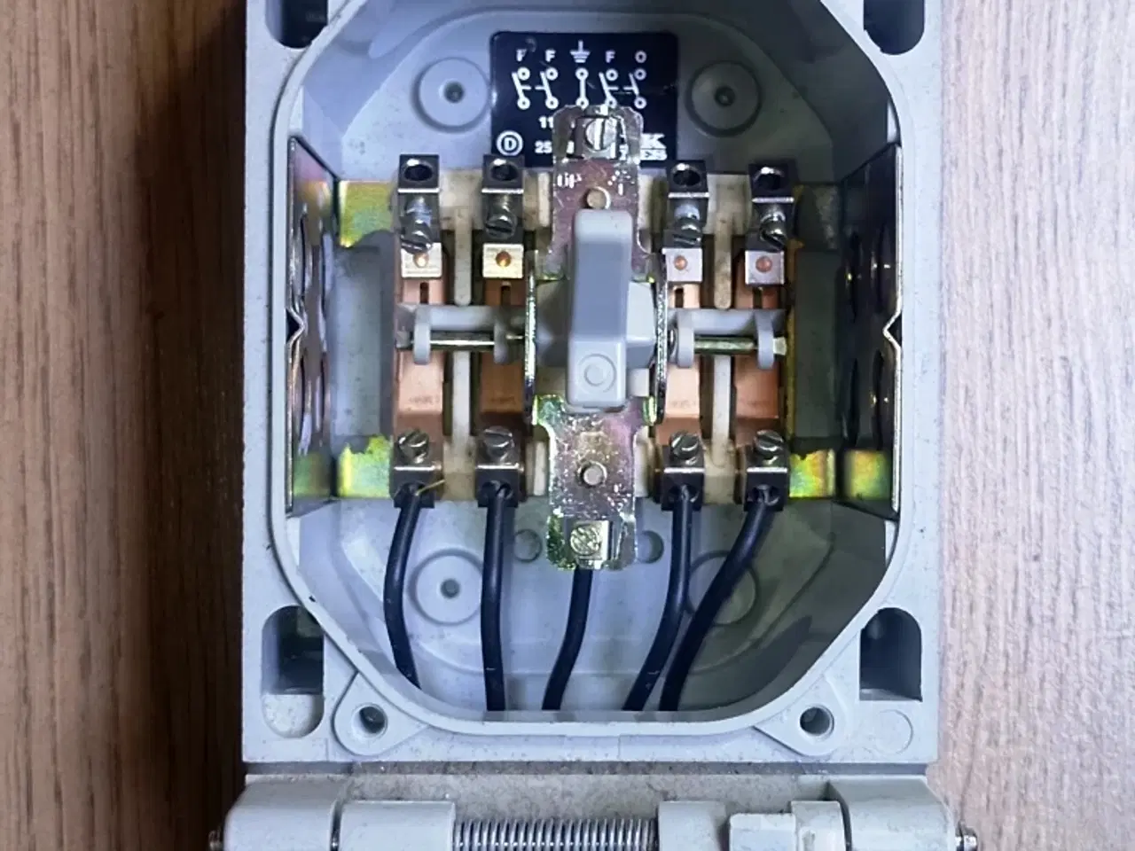 Billede 7 - 400 volt stikkontakt med afbryder, grå