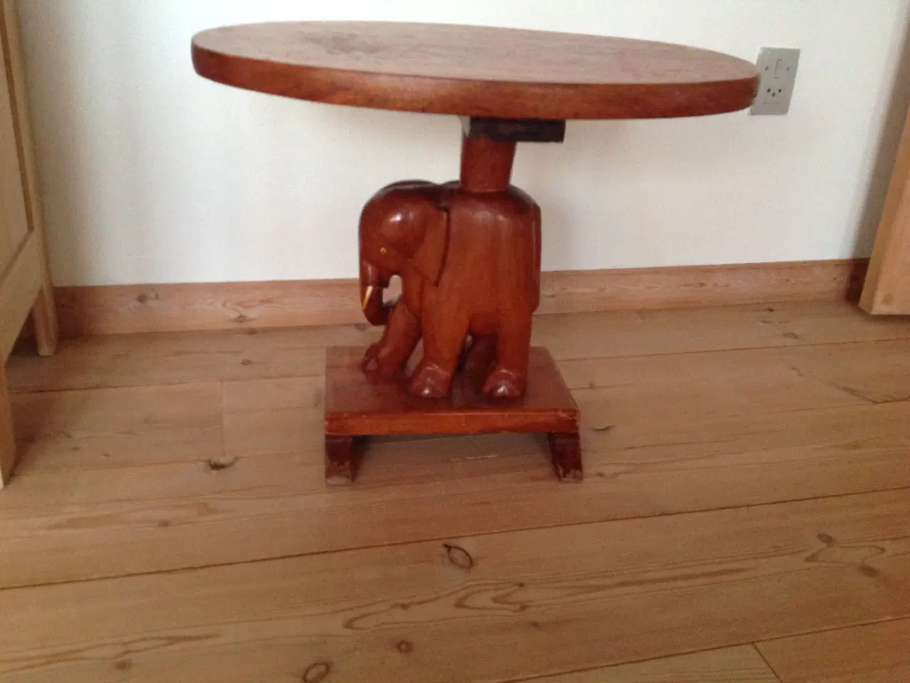 Billede 1 - Elefant bord i træ
