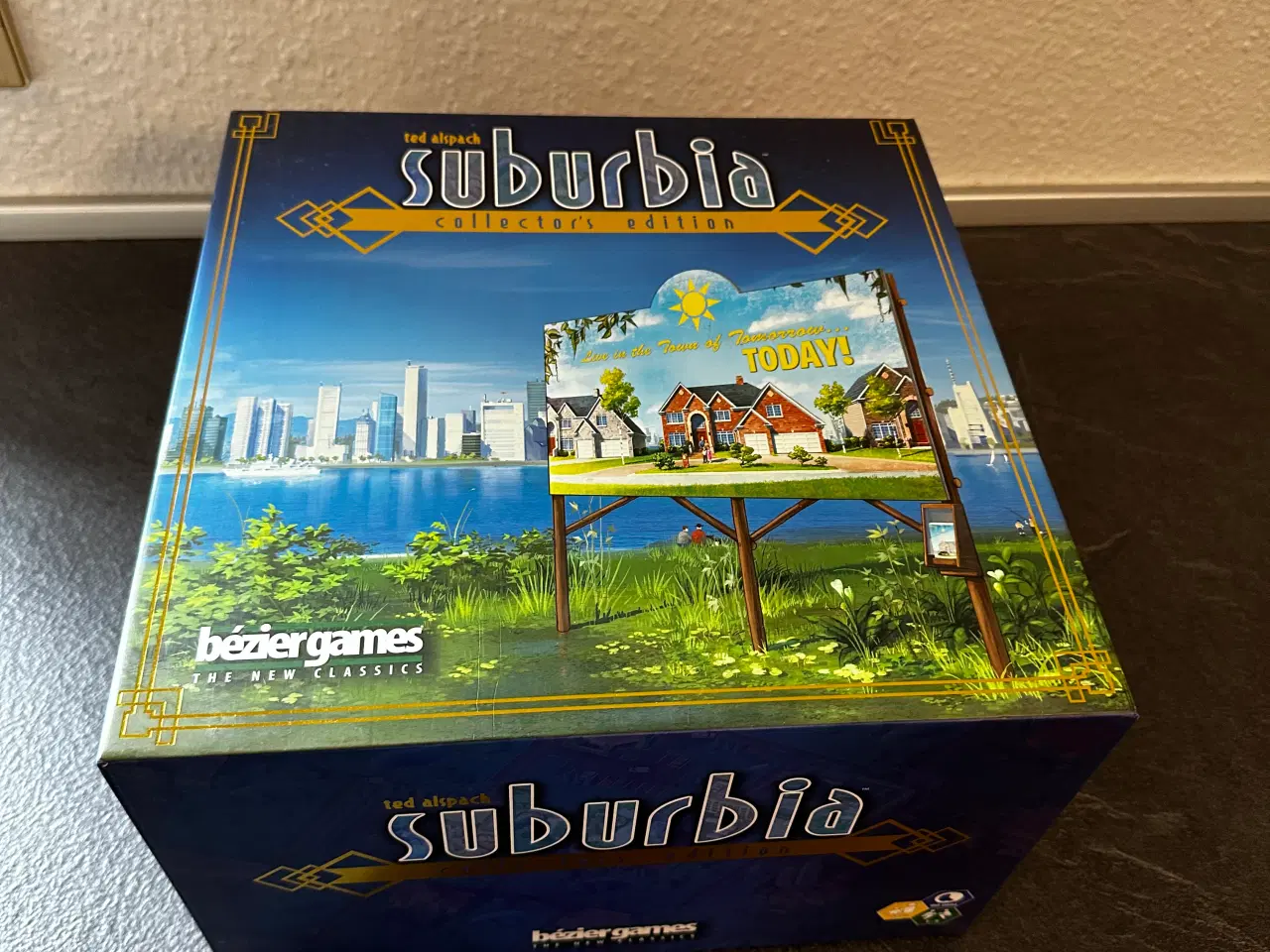 Billede 1 - Suburbia Super Collectors Edition kickstarter