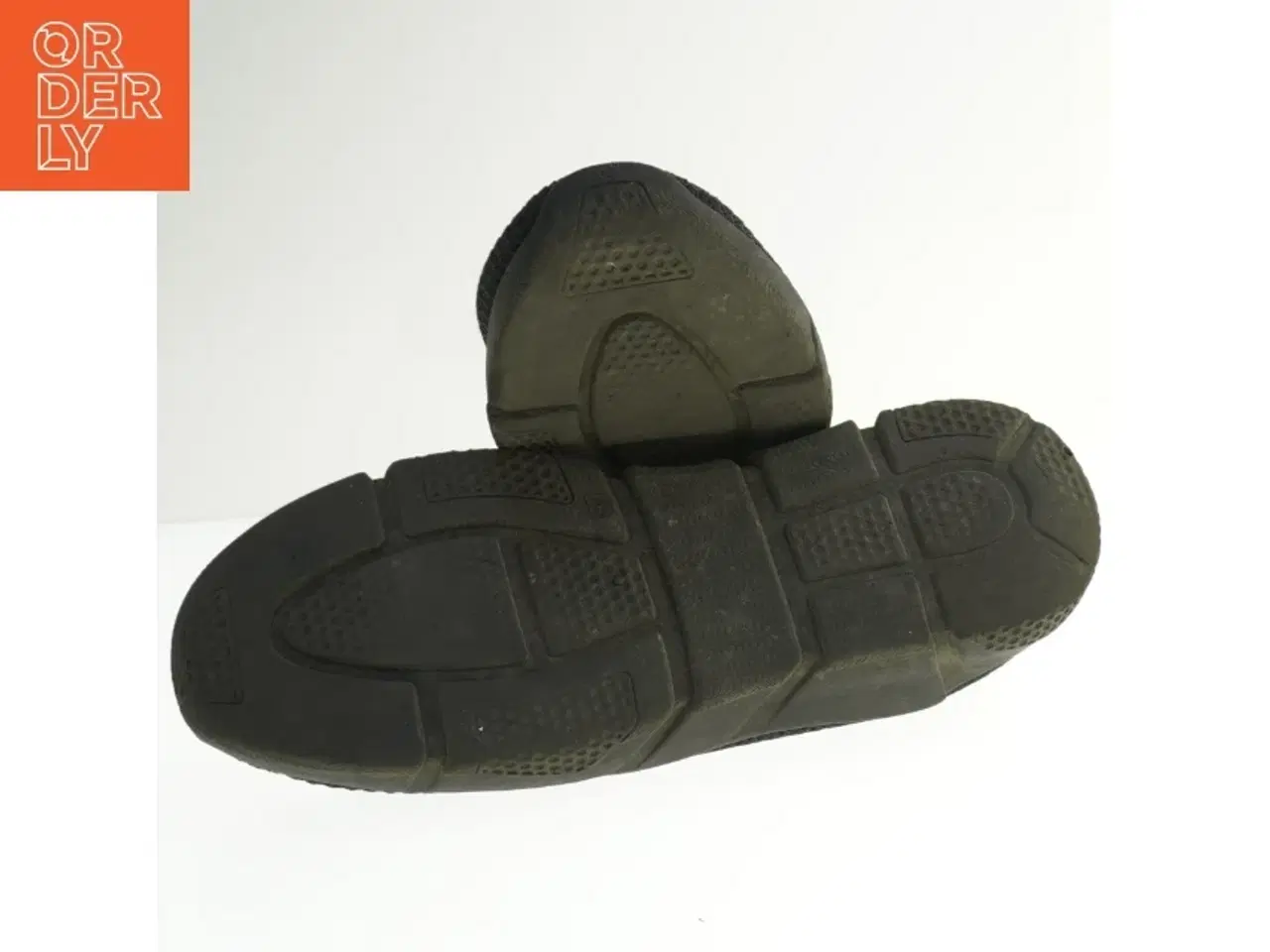 Billede 2 - Sort sneakers til dame (str. Længde. 25,5 cm)