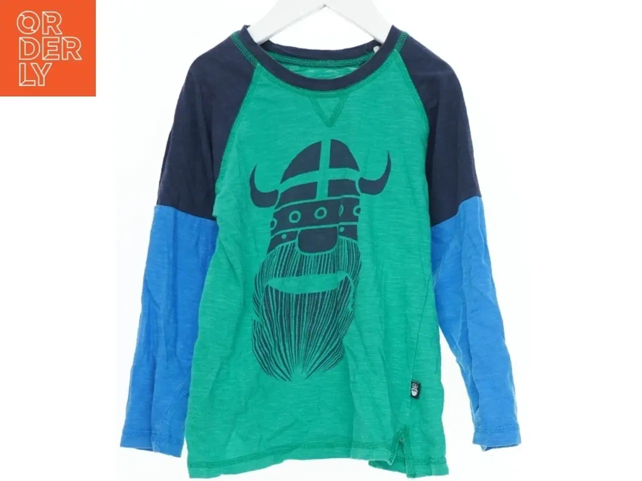 Billede 1 - Bluse med vikingetryk fra Danefæ (str. 110)