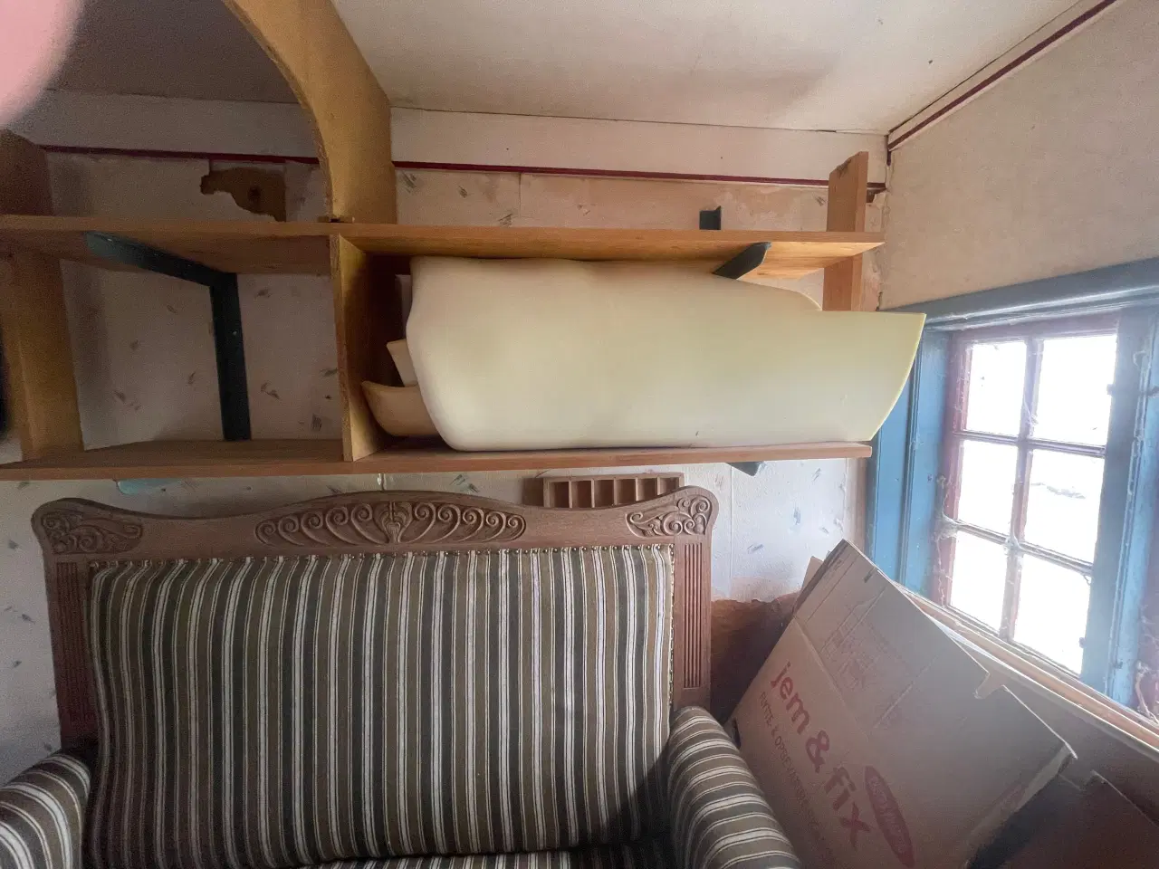 Billede 2 - Gammel sofa. 