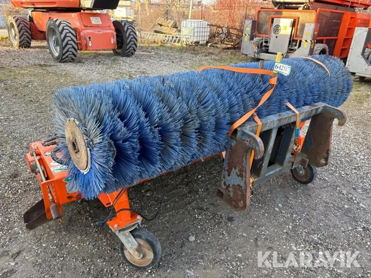 Billede 4 - Hydraulisk kost med vandtank Tuchel Profil 600