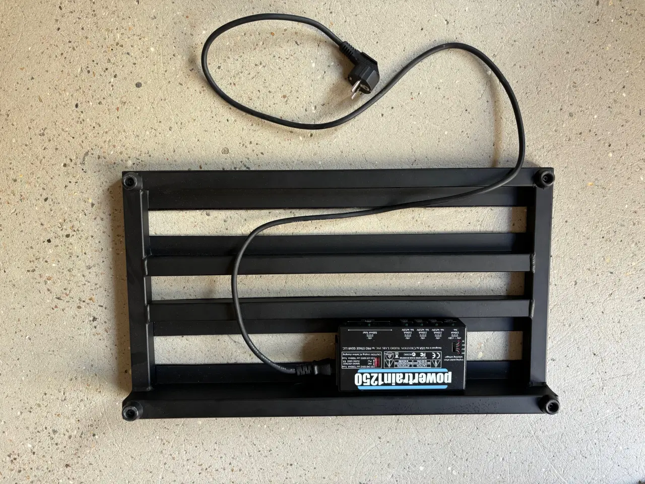 Billede 2 - Pedaltrain + Powertrain 1250