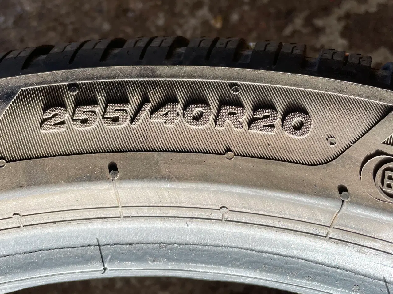 Billede 1 - Vinterdæk 255/40 x 20