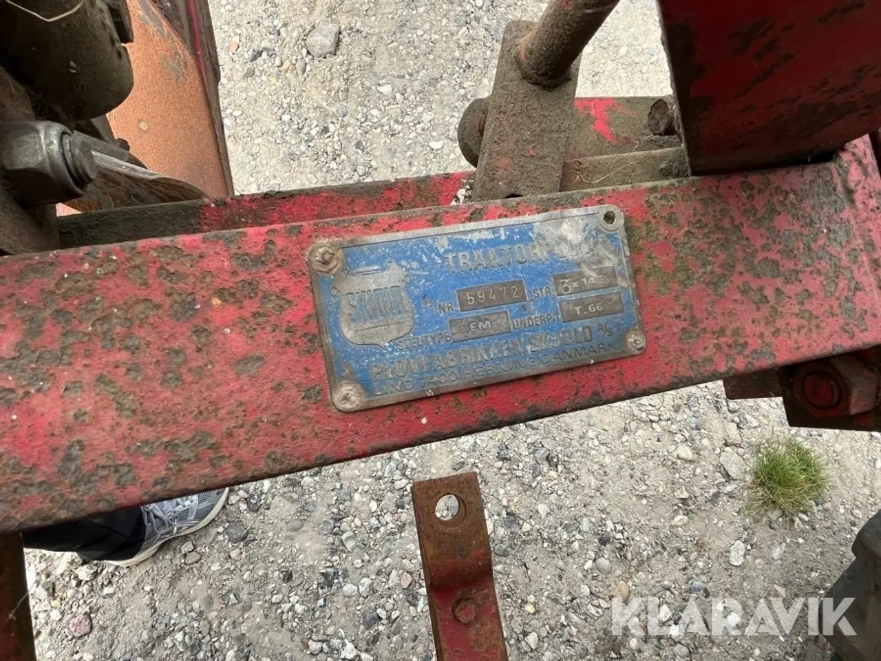 Billede 5 - Veterantraktor med plov IH