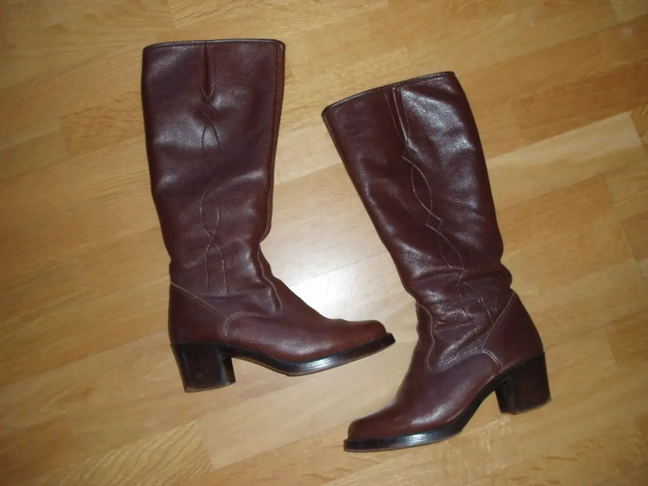 Billede 2 - Brune støvler str. 6½ med foer