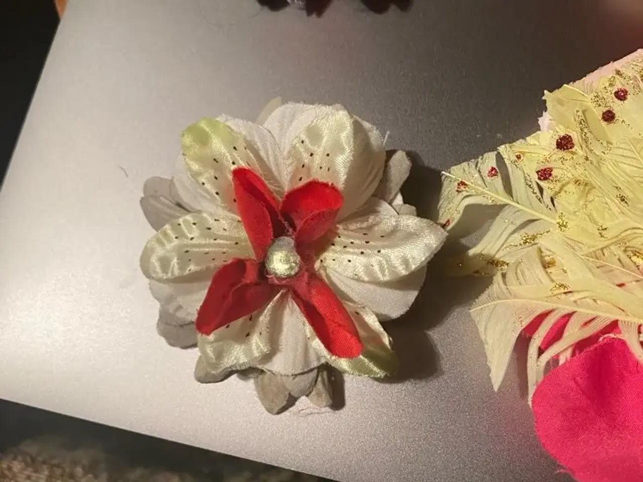 Billede 2 - Flotte hårspænder med blomster