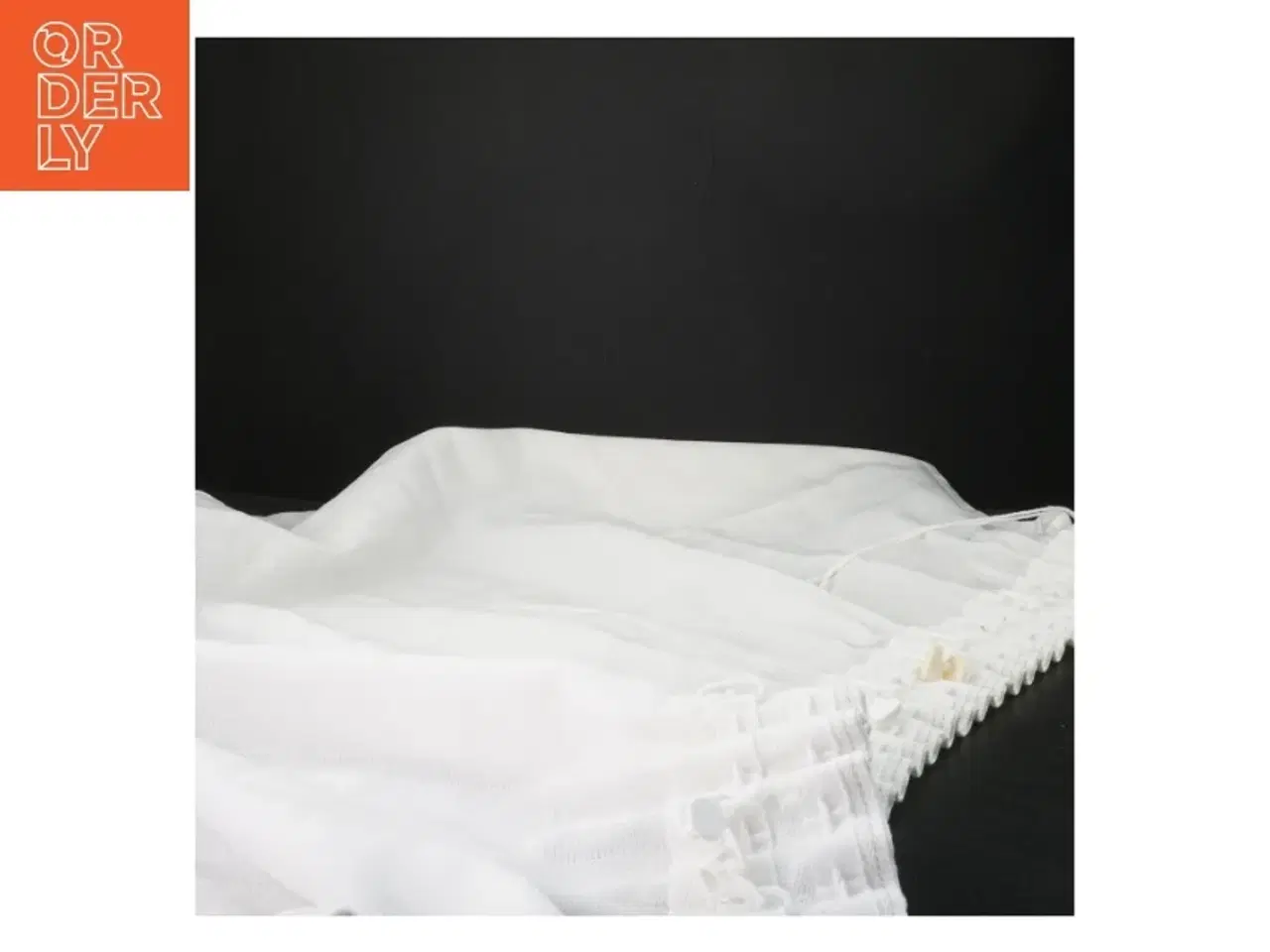 Billede 3 - Hvide gardiner (str. 64x75 cm)