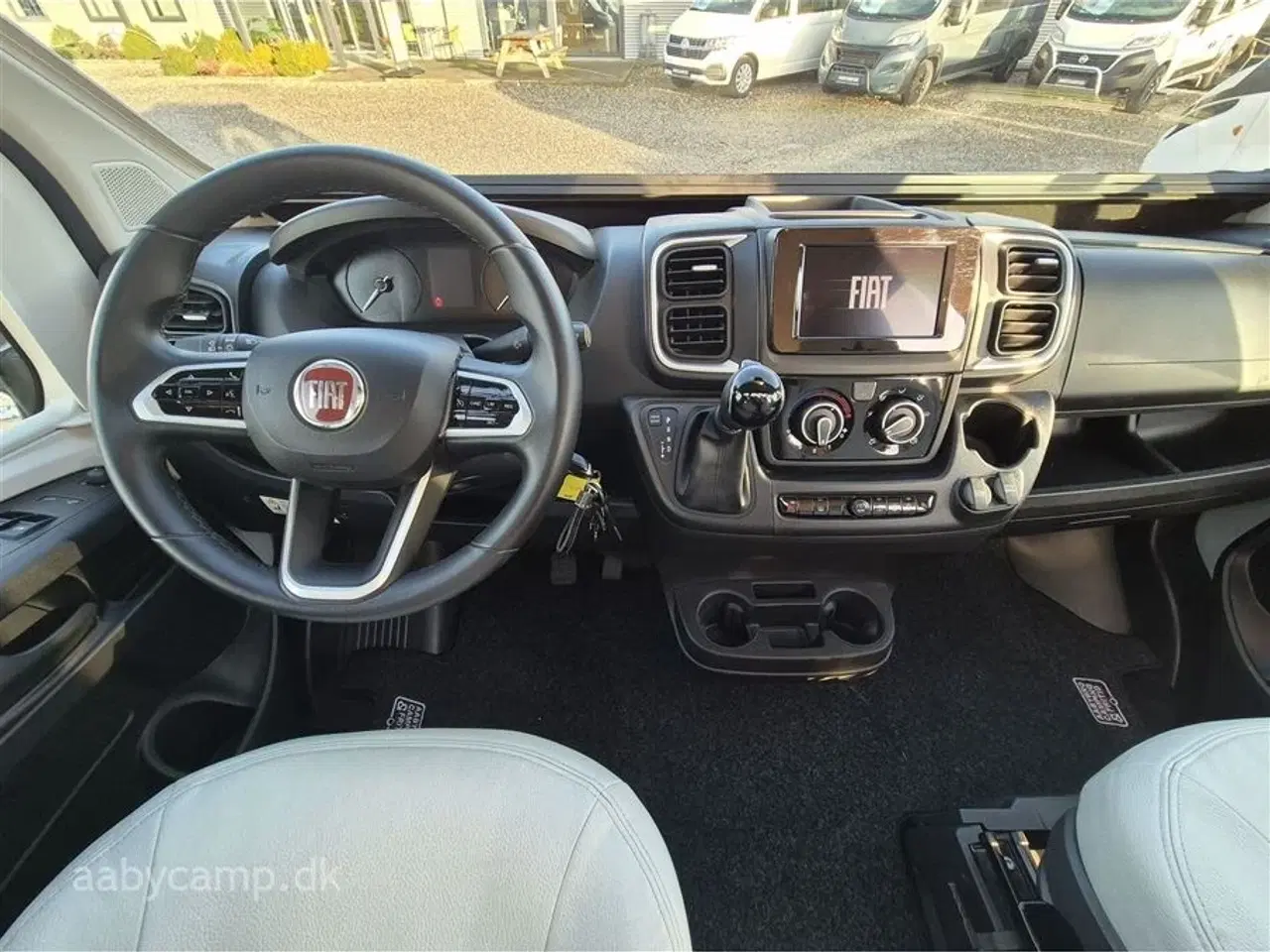 Billede 5 - 2024 - Autostar van V630LI Design Edition   Automatgear. markise. solceller. 200 Ah lithium batteri. 2000w inverter. maxxfan. Fyldegas. anhængertræk. undervognsbehandlet. Gasudtag. cykelstativ.