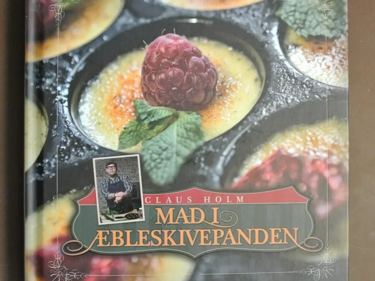 Billede 1 - mad i æbleskivepanden, af claus holm signeret