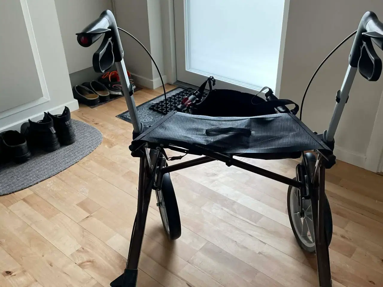 Billede 4 - Rollator – Explorer (Drive) – meget pæn stand
