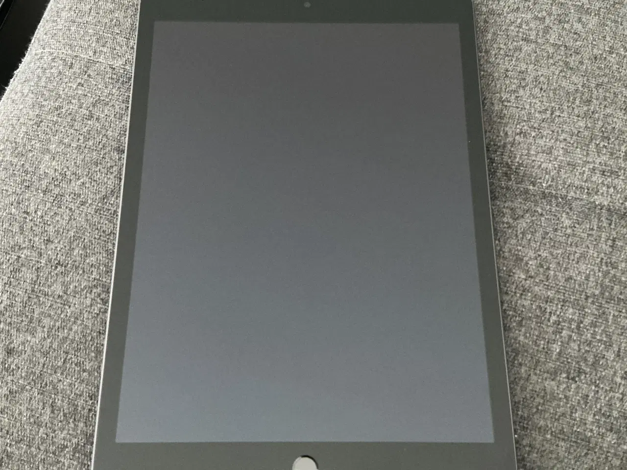 Billede 2 - iPad 8. Gen, flot stand.