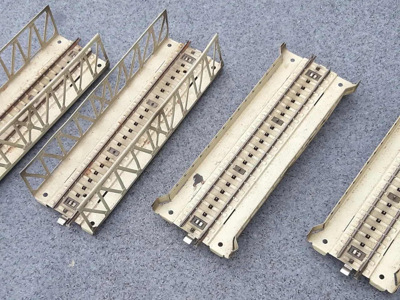 Billede 7 - Märklin kæmpe lot M-skinner og skiftespor