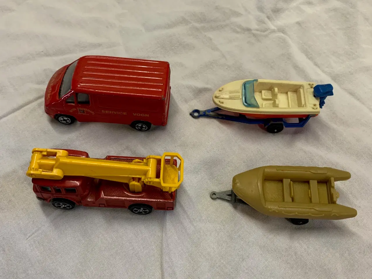 Billede 1 - Gorgi brandbil og bådtrailer
