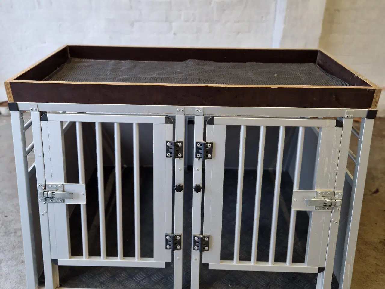 Billede 1 - Dobbelt hundebur med løs skillevæg