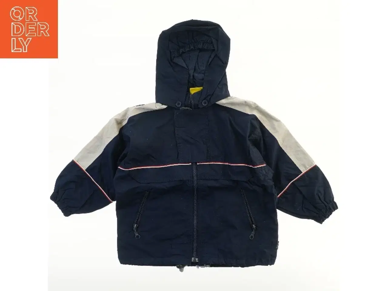 Billede 1 - Børnejakke med hætte (str. 104)