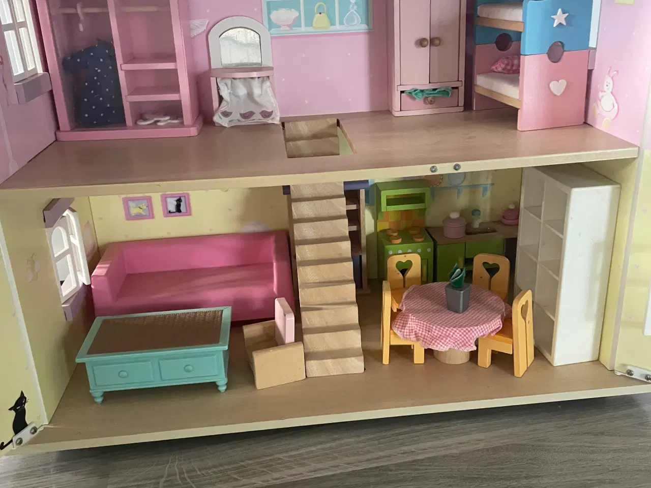 Billede 5 - Flot træ dukkehus