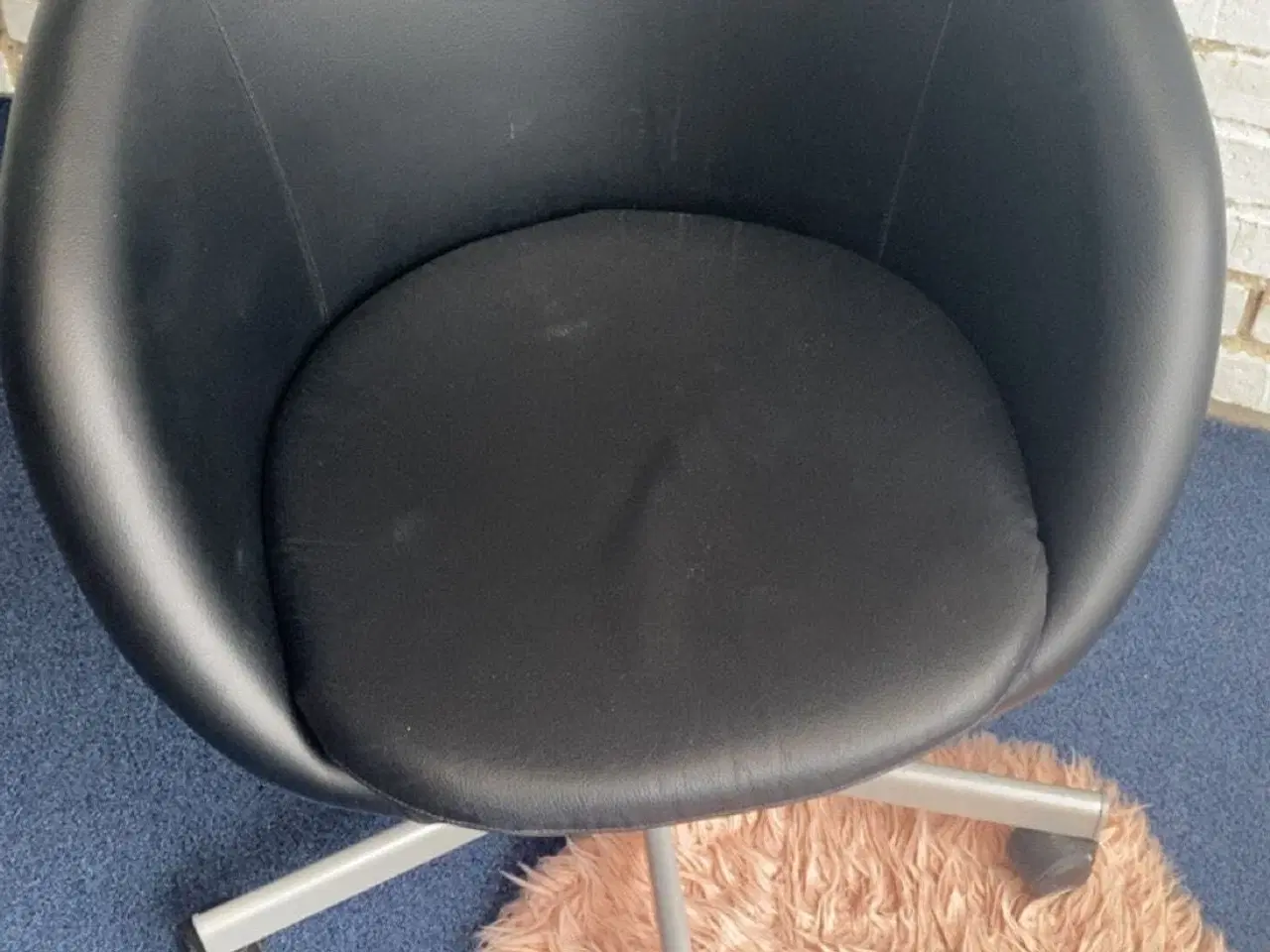 Billede 1 - Sort loungestol / drejestol