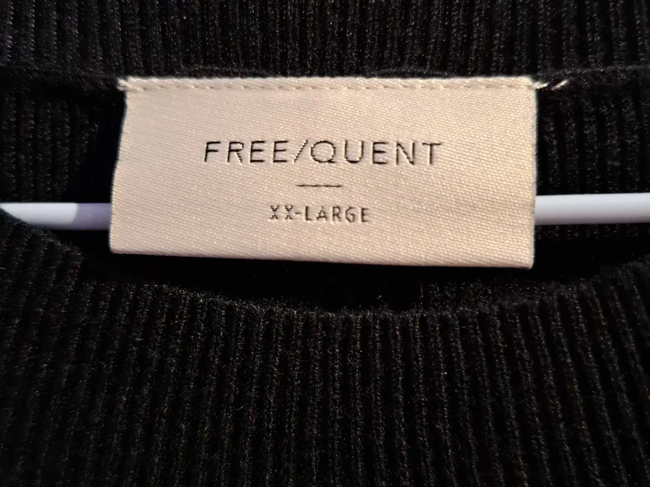 Billede 3 - Flot sort top I XXL